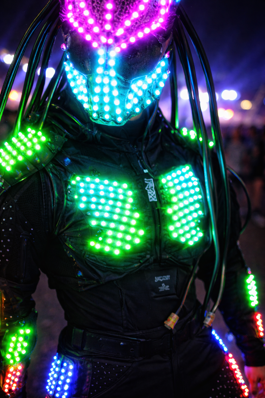Futuristic Full LED Armor Suit with Helmet – Programmable Light-Up EDM Festival & Rave Outfit